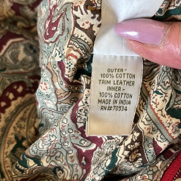 Vintage Orvis Canvas Weekender Bag. Red w/ shoulder strap. Genuine leather trim - Picture 7 of 10